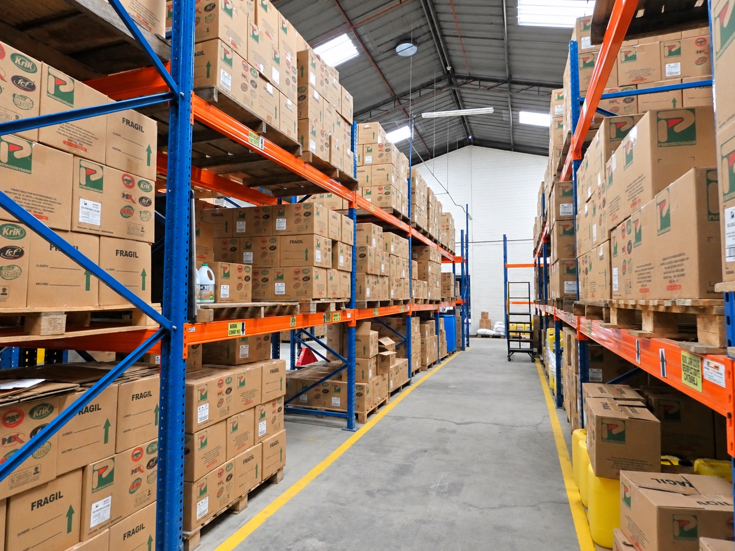 Bodega de productos de Proindusquim
